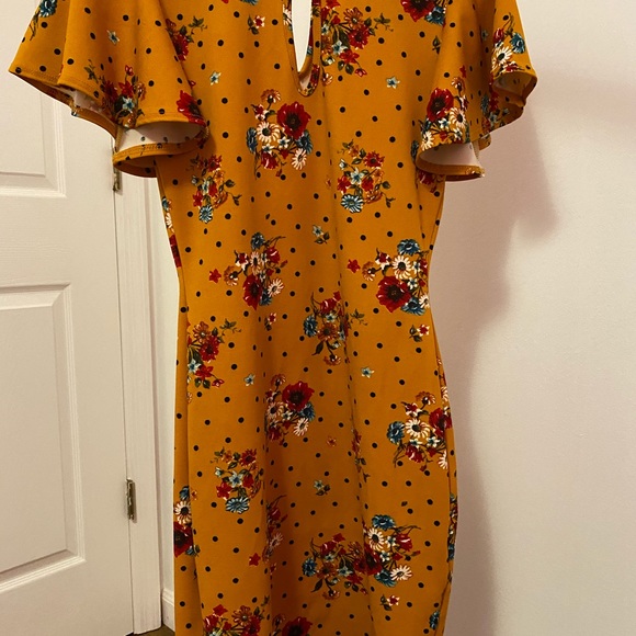 DRESSCODE L.A. Size M. Mustard Yellow Dress. - Picture 7 of 16